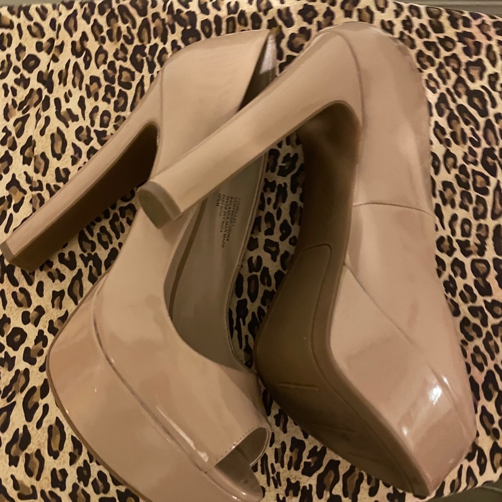 Dress shoe